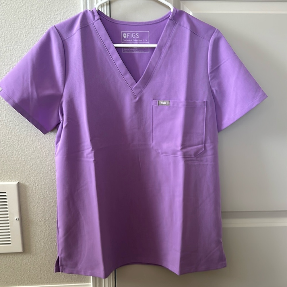 Figs Catarina one pocket scrub top. Worn once